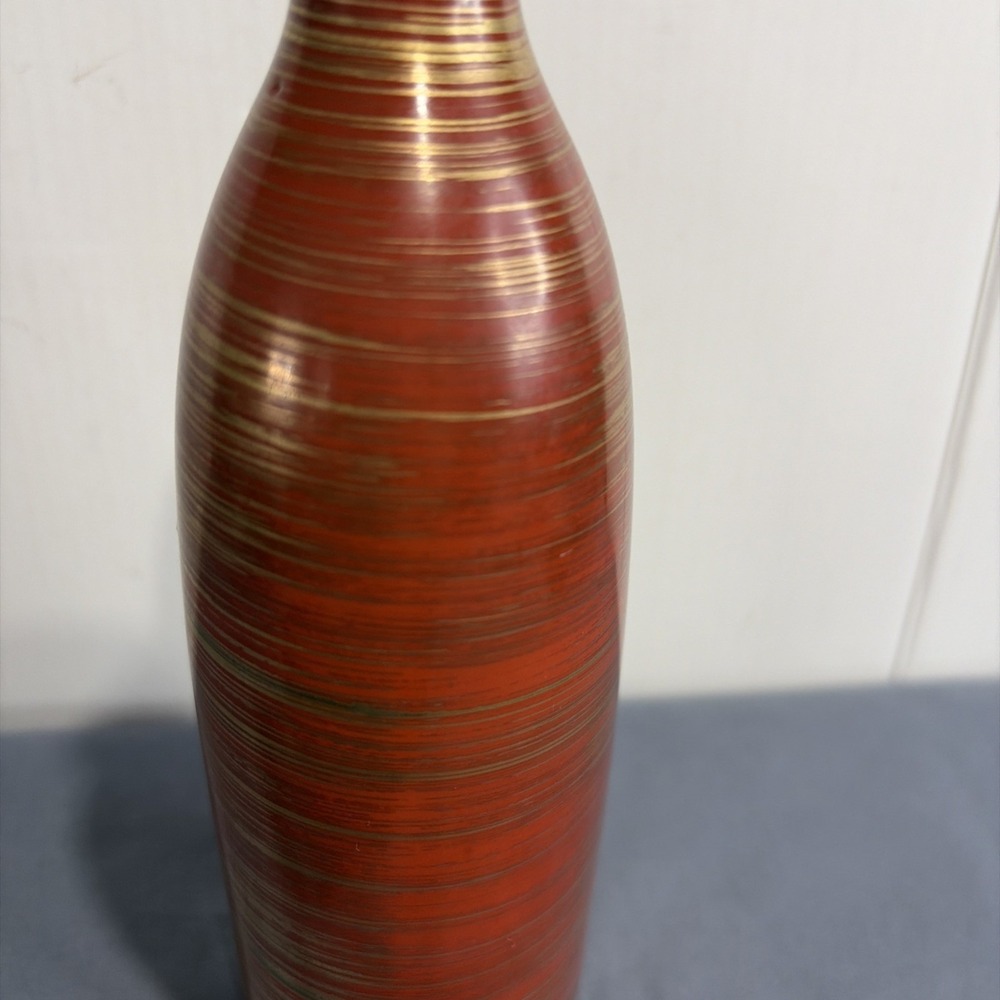 Vintage Japanese Ceramic Sake Set Red Gold Striped 4 Piece Tokkuri Ochoko MCM - Picture 4 of 16
